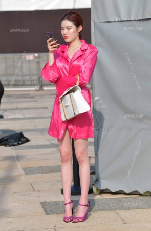 23416-26+122√我想摸伱的美腿只是想试探啊【套图➕视频】 21P