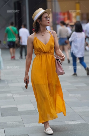亮眼黄裙