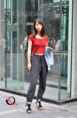 10-25 红色胸衣