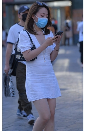 漂亮的包臀裙美女(50P)[1.11G/JPG]