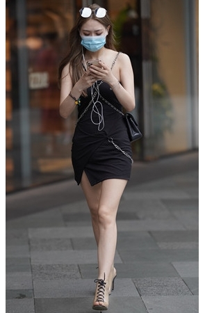 连体黑裙美女(52P)[595M/JPG]