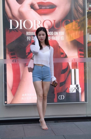 搭讪大长腿美女