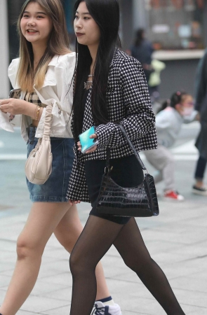 街拍黑丝短裙妹子-15P