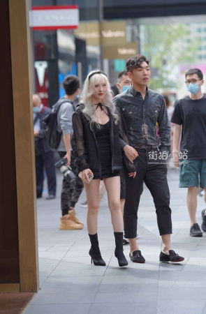 白发小妞