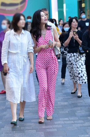 &气质高挑美女&
