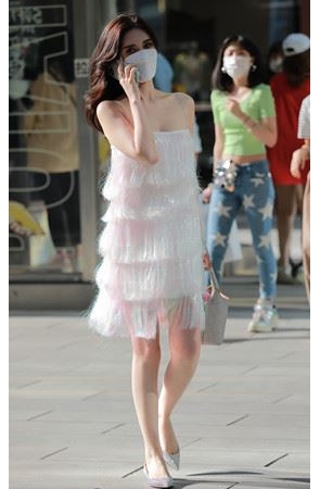 吊带裙美女【套图+视频】