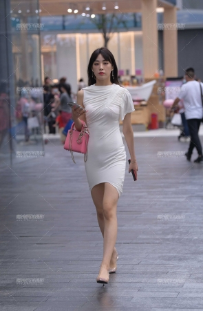 性感贴身裙小姐姐