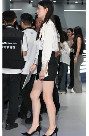 黑色包屯裙美女(72P)