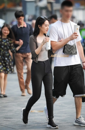 高腰紧牛女友