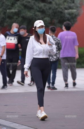 经典黑色紧身裤