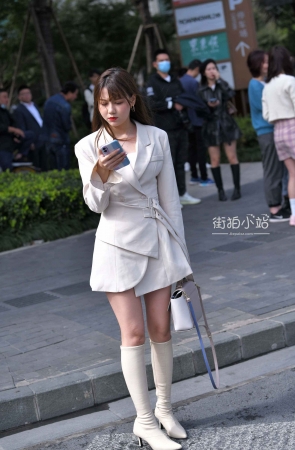 喜欢她的腿~