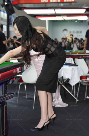 25广州台球展露脚趾缝的高跟无敌了190P含视频1分钟 13P