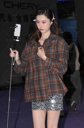 2552-25=42√美腿爱穿拖鞋 9P