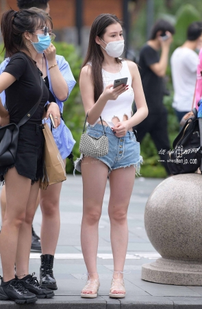 20817-11+70/这热裤好像三角裤 3P