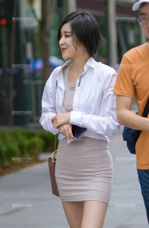 长腿短裙美女
