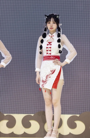 可爱甜美猫女郎