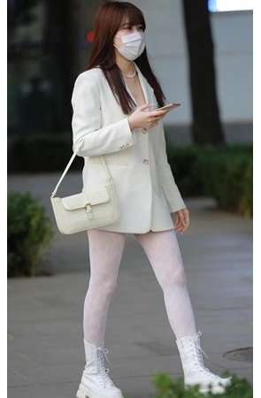 白色丝袜美女(51P)