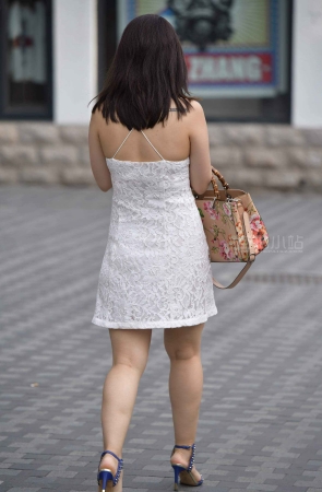 墨镜美女