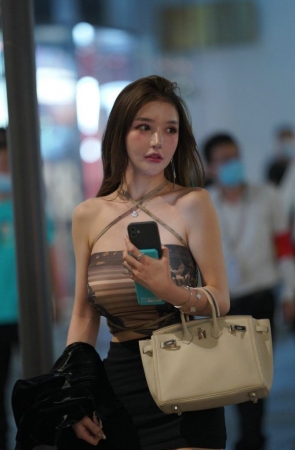 甜美修身裙 [241P2V-3.92GB]