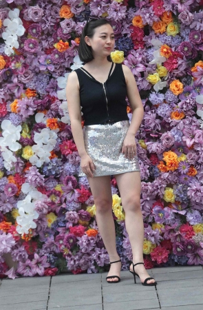 高跟包臀裙街拍少妇