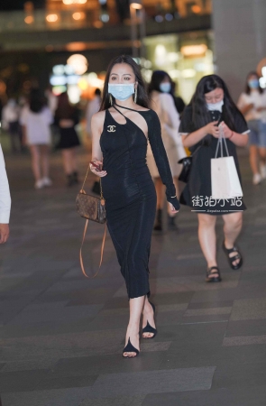 黑色长裙美眉