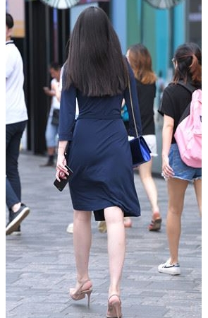 蓝色连体裙小姐姐(16P)