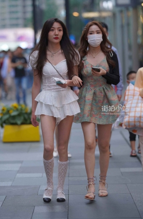 街拍美女姐妹花