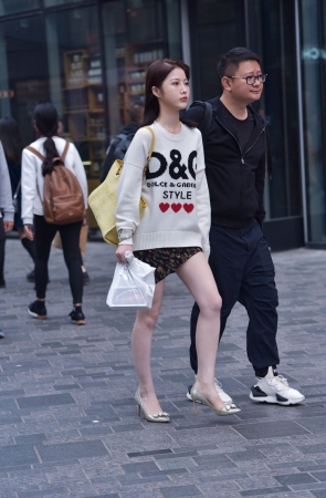 美腿高跟小女人