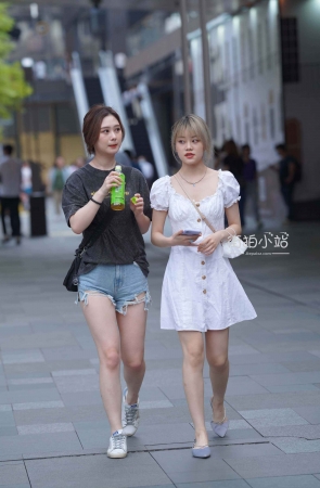 紧身 热牛小姐姐青春气息满满