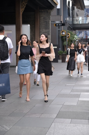 纤细美腿肉丝高跟小姐姐