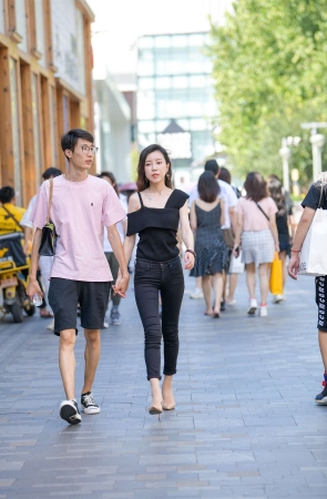 骨感温婉黑色系