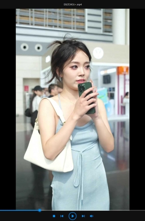 性感露背长裙美女