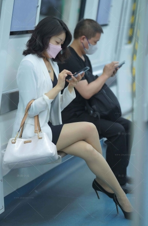高跟丝腿成熟