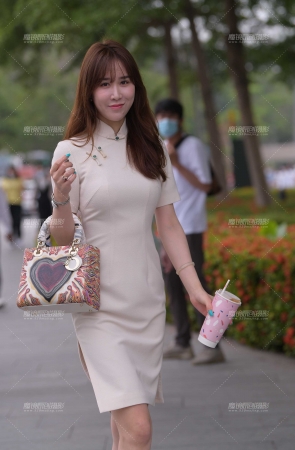 她，有点像一个港星~