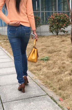 超紧绷的蓝牛MM姐妹