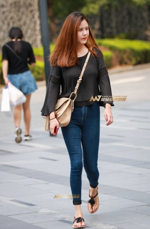 牛仔小妹