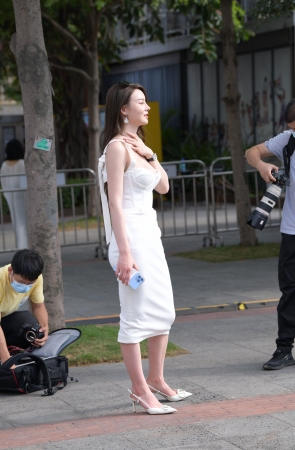 22425-13+114/低胸晚装裙美女