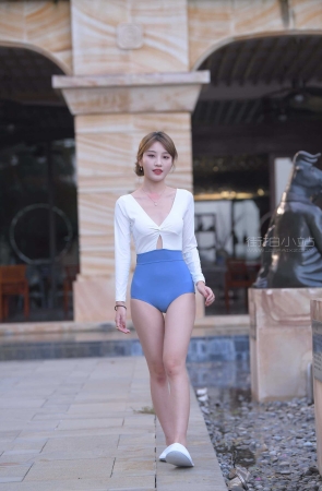 【视觉冲击旅拍摄影作品】蓝色泳装女孩
