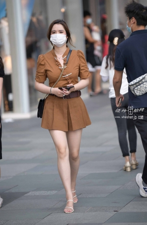 22811-18+111白皙肉腿美女【套图➕视频】 20P