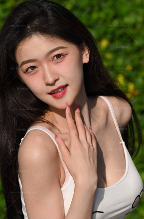 25613-34-89√性感小背心-美足-任绵绵