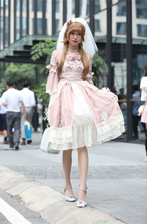 辉辉街拍作品 - 灰色丝袜美腿Lolita