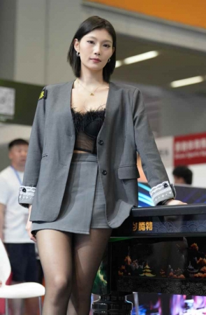 西装外套魅力黑丝 [48P-1.63GB]