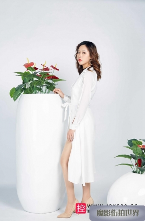 白色开衩连衣裙3A3941[16.3M]