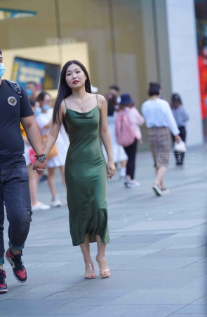 街拍优雅长裙美女姐姐