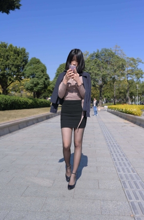 黑丝包臀裙美女 【套图+视频】