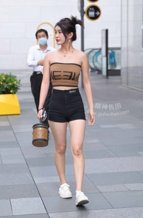 22616-27+90抹胸勒紧热裤美女 17P