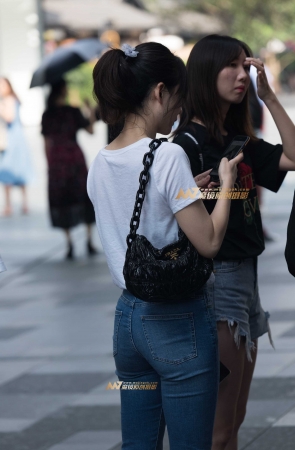 紧身牛子**