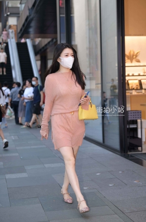 街拍时尚美女