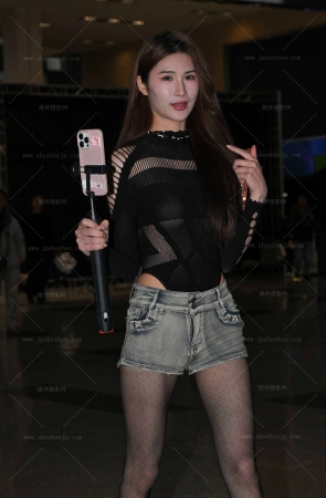 26324-9-72√黑丝大长腿网红-不知其名 9P