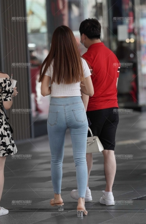 紧牛小姐姐